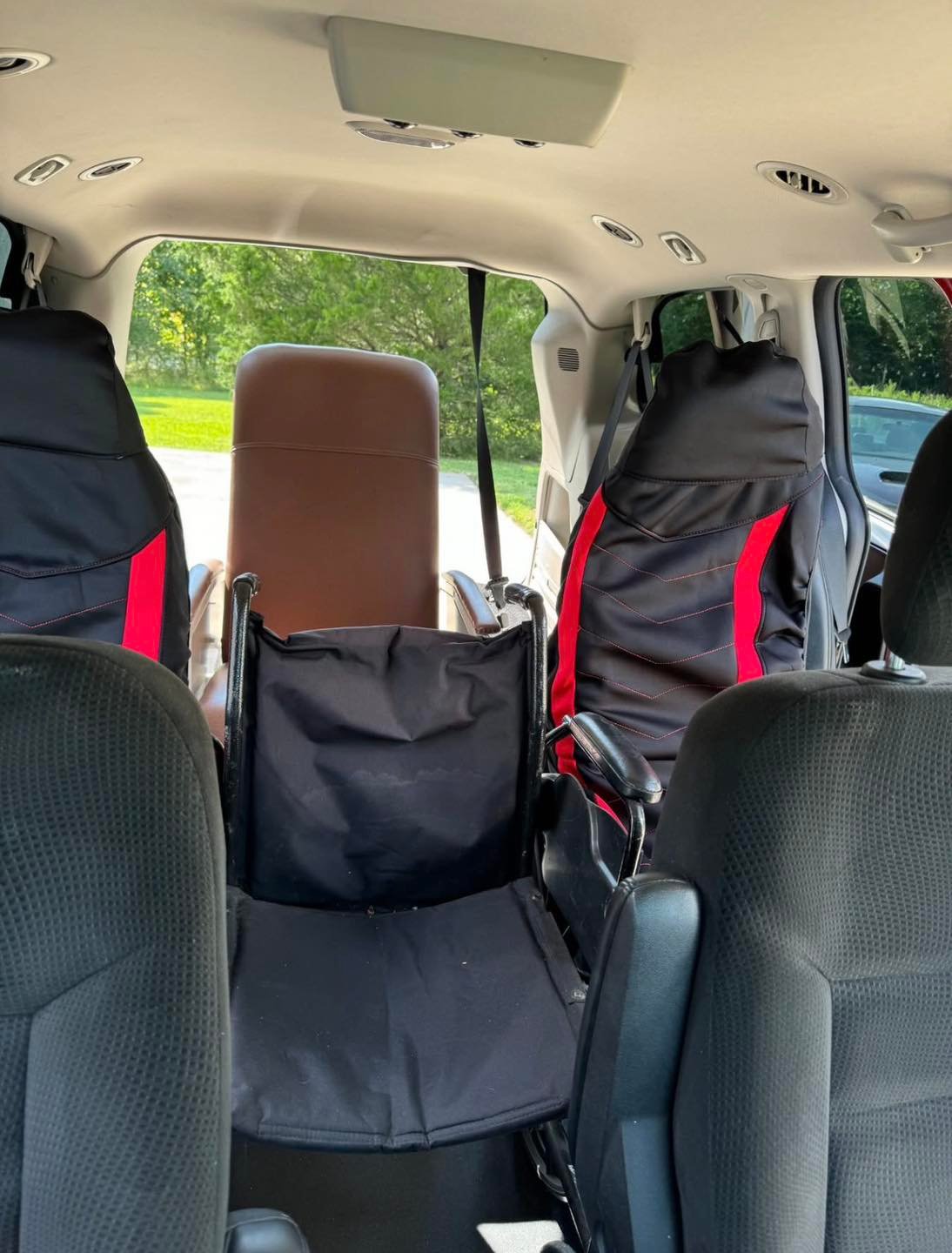 
								2016 Dodge Grand Caravan SXT handicap wheelchair full									