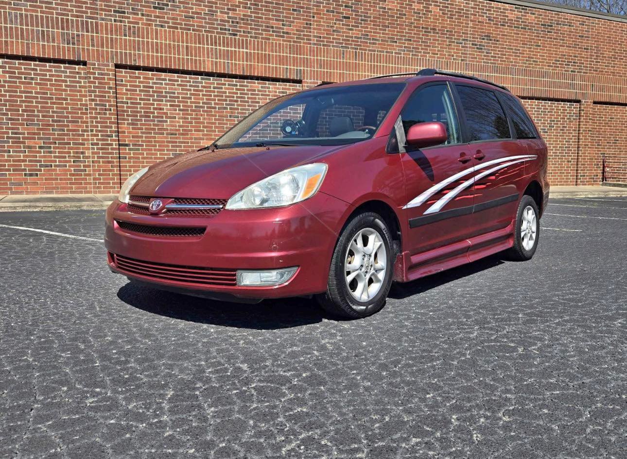 
								2005 Toyota Sienna – XLE WHEELCHAIR CONVERSION VAN full									