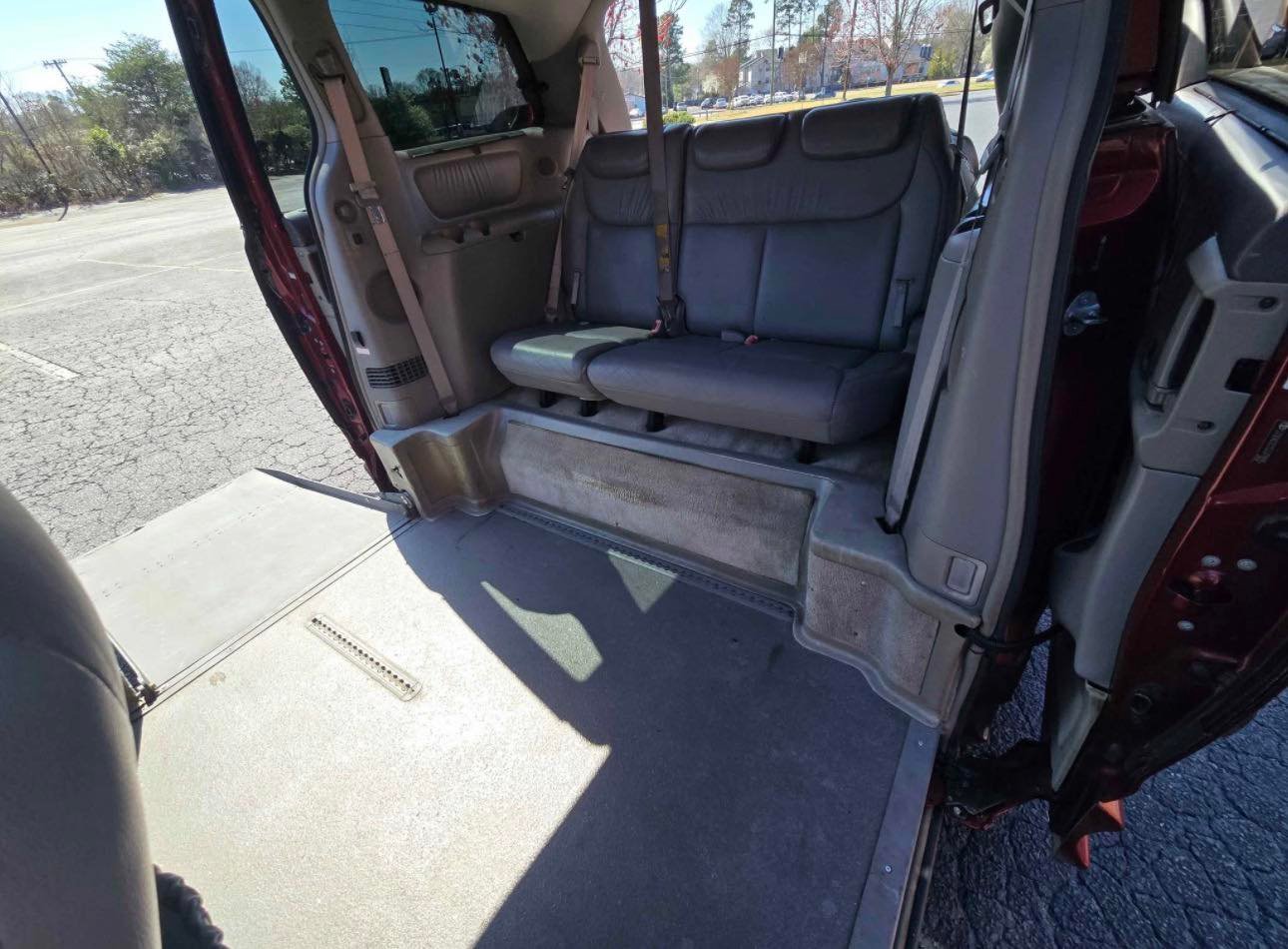 
								2005 Toyota Sienna – XLE WHEELCHAIR CONVERSION VAN full									