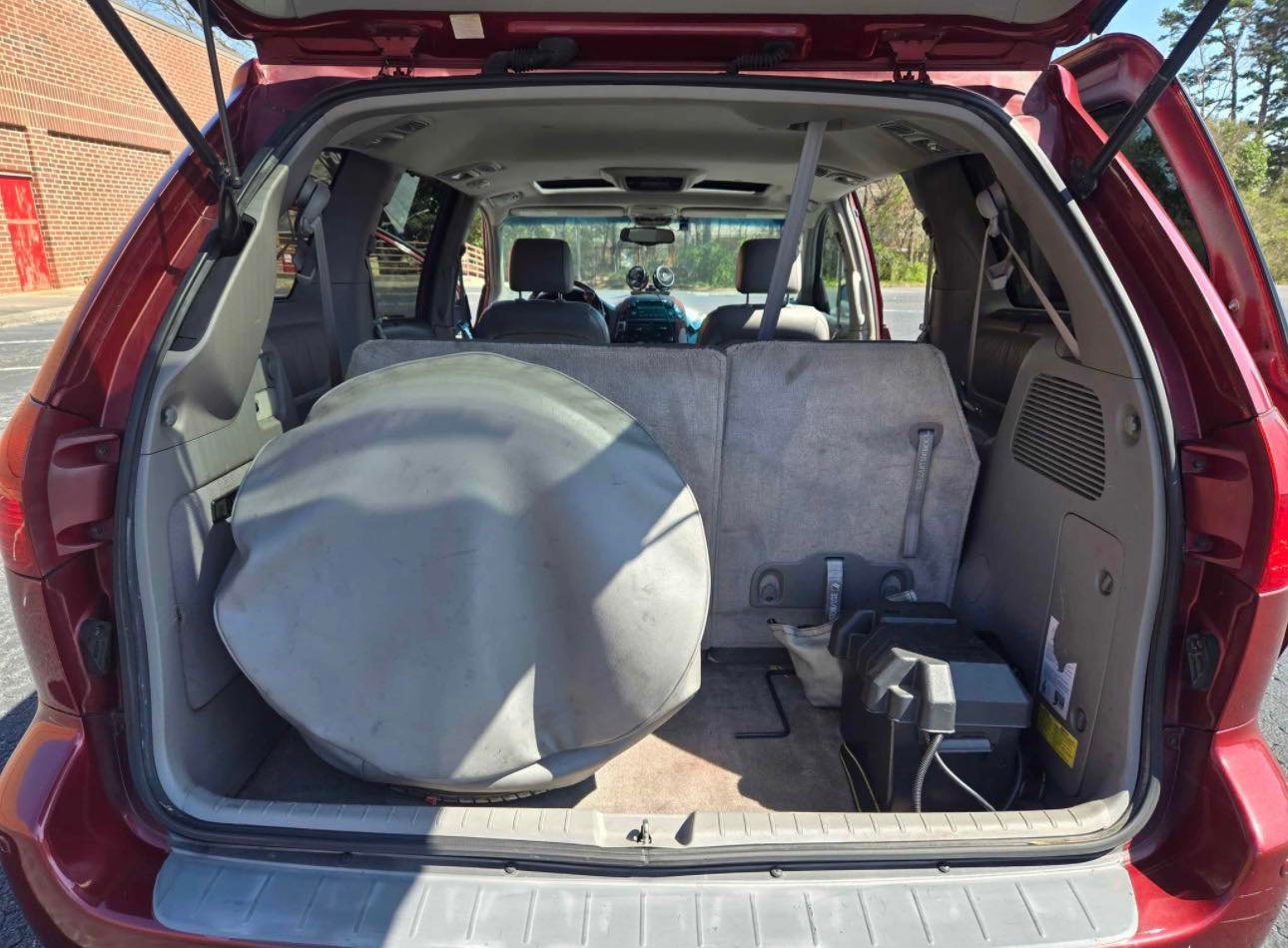 
								2005 Toyota Sienna – XLE WHEELCHAIR CONVERSION VAN full									