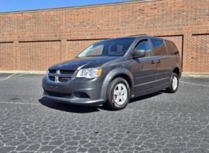2012 Dodge Grand Caravan Passenger SXT Minivan
