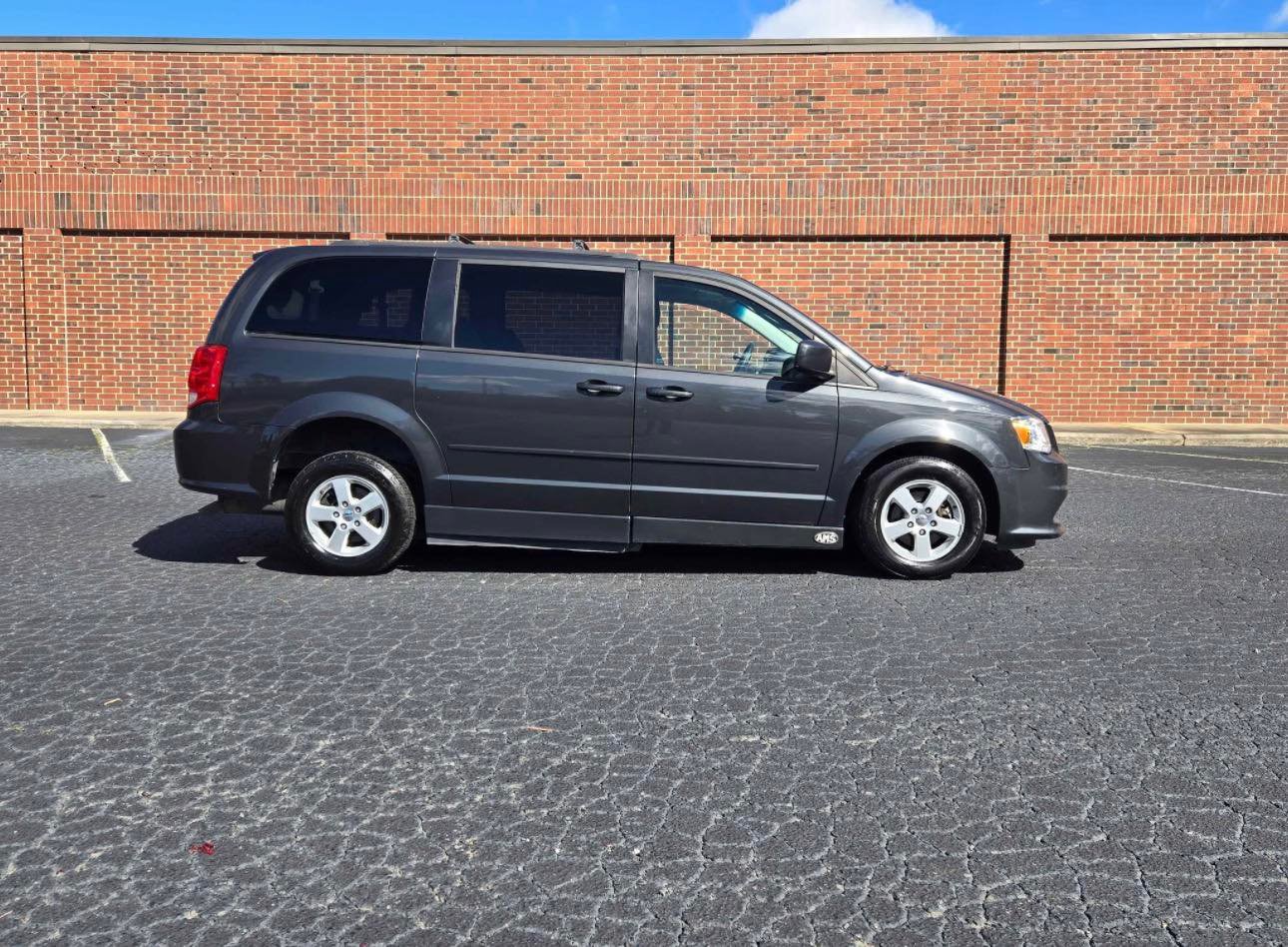 
								2012 Dodge Grand Caravan Passenger SXT Minivan full									